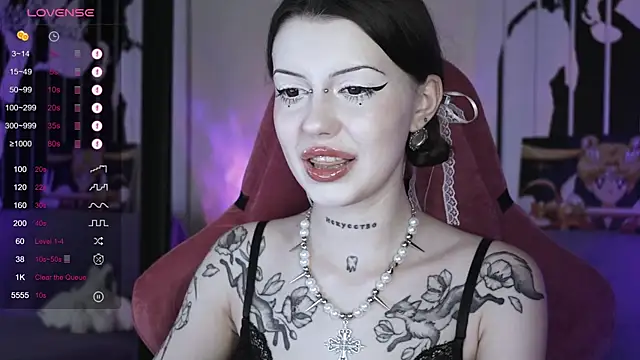 Snapshot of prettybones chatting on January 3, 2025, 9:25 am prettybones online show from January 3, 2025, 9:25 am