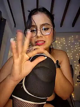 Snapshot of Juanelopez1 chatting on December 20, 2024, 9:43 am Juanelopez1 online show from December 20, 2024, 9:43 am