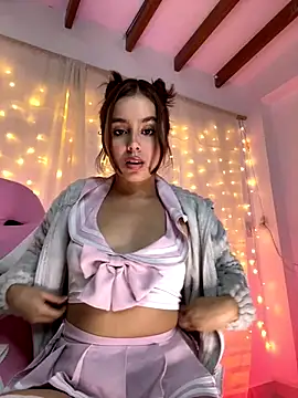 Snapshot of Juanelopez1 chatting on October 15, 2025, 3:50 am Juanelopez1 online show from October 15, 2025, 3:50 am