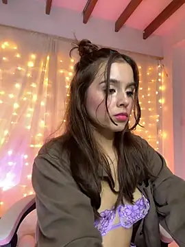 Snapshot of Juanelopez1 chatting on November 7, 2025, 4:45 am Juanelopez1 online show from November 7, 2025, 4:45 am