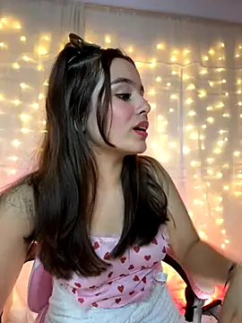 Snapshot of Juanelopez1 chatting on November 12, 2025, 3:18 am Juanelopez1 online show from November 12, 2025, 3:18 am