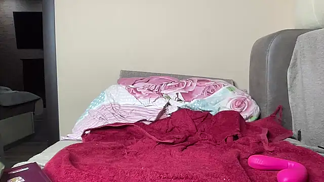 Daddysgirl 777 online show from November 16, 2025, 8:03 pm