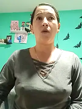 emilypoppy3 online show from December 13, 2024, 1:59 am