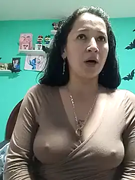 emilypoppy3 online show from December 18, 2024, 4:39 pm