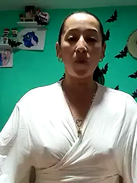 emilypoppy3 online show from February 18, 2025, 8:14 pm