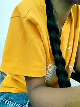 Snapshot of Kumkum_36 chatting on January 30, 2025, 10:19 am Kumkum 36 online show from January 30, 2025, 10:19 am