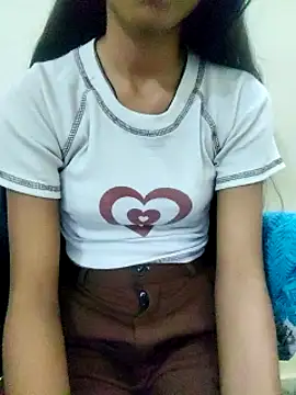 Snapshot of Kumkum_36 chatting on February 16, 2025, 10:54 am Kumkum 36 online show from February 16, 2025, 10:54 am