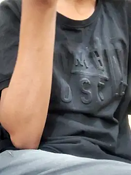 Snapshot of Kumkum_36 chatting on February 18, 2025, 8:05 am Kumkum 36 online show from February 18, 2025, 8:05 am