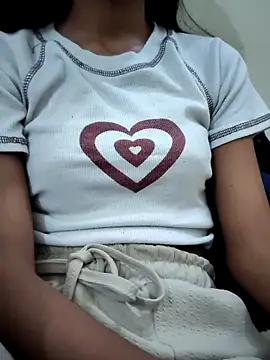 Snapshot of Kumkum_36 chatting on February 19, 2025, 11:06 am Kumkum 36 online show from February 19, 2025, 11:06 am