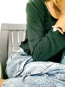 Snapshot of Kumkum_36 chatting on February 28, 2025, 8:09 am Kumkum 36 online show from February 28, 2025, 8:09 am