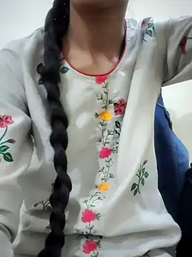 Snapshot of Kumkum_36 chatting on March 11, 2025, 4:43 am Kumkum 36 online show from March 11, 2025, 4:43 am