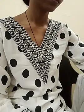 Snapshot of Kumkum_36 chatting on October 6, 2025, 4:43 am Kumkum 36 online show from October 6, 2025, 4:43 am