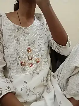 Snapshot of Kumkum_36 chatting on October 9, 2025, 4:10 am Kumkum 36 online show from October 9, 2025, 4:10 am