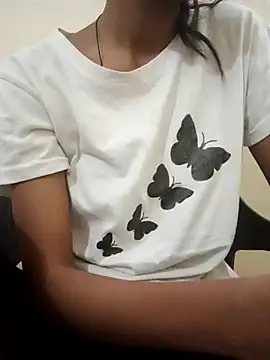 Snapshot of Kumkum_36 chatting on October 25, 2025, 4:42 am Kumkum 36 online show from October 25, 2025, 4:42 am