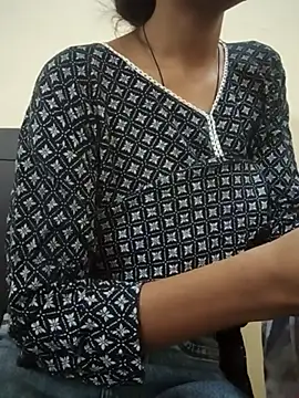 Snapshot of Kumkum_36 chatting on October 27, 2025, 4:49 am Kumkum 36 online show from October 27, 2025, 4:49 am