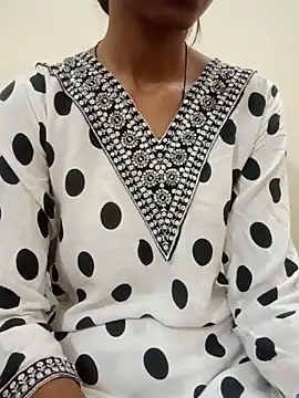 Snapshot of Kumkum_36 chatting on November 4, 2025, 4:11 am Kumkum 36 online show from November 4, 2025, 4:11 am