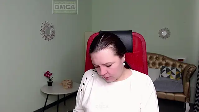 Lily flower7 online show from February 13, 2025, 6:20 am