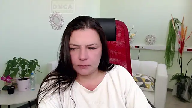 Lily flower7 online show from October 6, 2025, 7:50 am