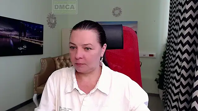 Snapshot of Lily_flower7 chatting on May 20, 2026, 5:57 am Lily flower7 online show from May 20, 2026, 5:57 am