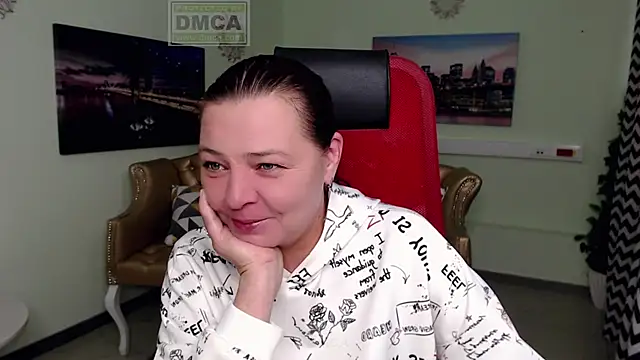 Snapshot of Lily_flower7 chatting on June 11, 2026, 4:54 am Lily flower7 online show from June 11, 2026, 4:54 am