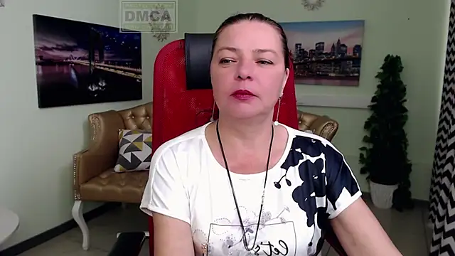 Snapshot of Lily_flower7 chatting on June 18, 2026, 6:35 am Lily flower7 online show from June 18, 2026, 6:35 am