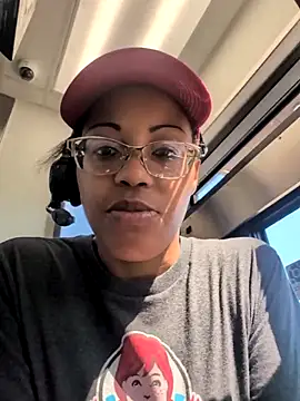 samone9 online show from April 12, 2026, 3:50 pm