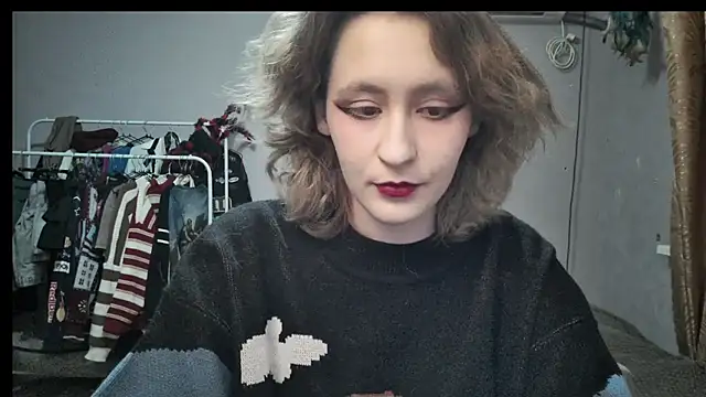 JoannaTompson online show from December 7, 2024, 4:47 pm