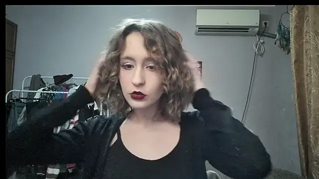 JoannaTompson online show from December 13, 2024, 6:49 pm