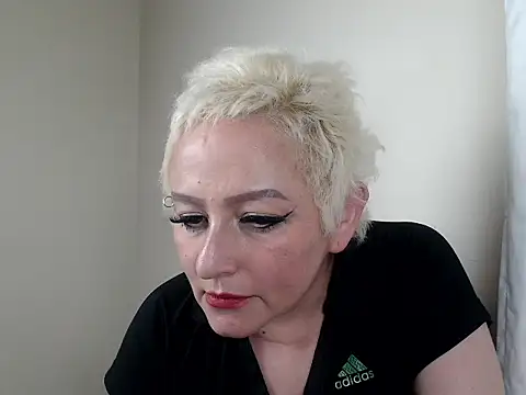 Snapshot of FRANCHEZKA chatting on April 1, 2026, 4:02 am FRANCHEZKA online show from April 1, 2026, 4:02 am