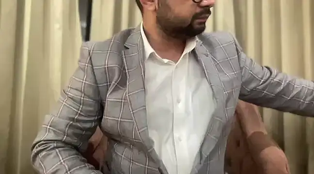 slavekinky001 online show from January 10, 2025, 8:37 pm