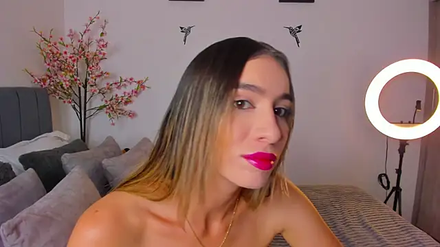 im sarah34 online show from February 8, 2025, 5:39 pm