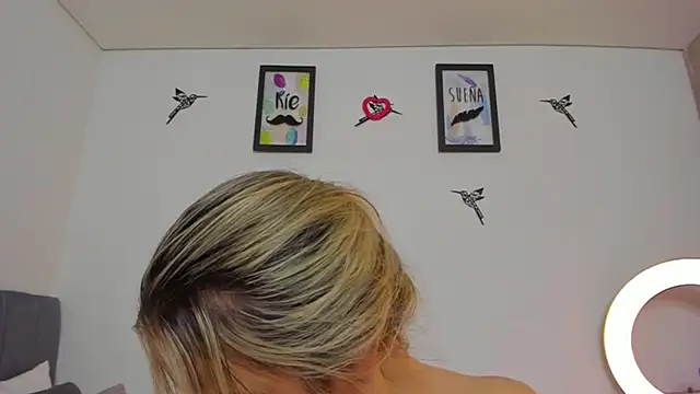 im sarah34 online show from September 17, 2025, 7:32 am