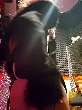 Snapshot of Toptransluder chatting on February 12, 2025, 2:56 am Toptransluder online show from February 12, 2025, 2:56 am