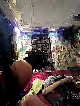 Snapshot of Toptransluder chatting on September 16, 2025, 4:57 am Toptransluder online show from September 16, 2025, 4:57 am