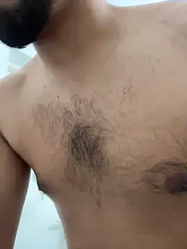 Snapshot of vinzpnr210 chatting on December 6, 2024, 9:32 am vinzpnr210 online show from December 6, 2024, 9:32 am