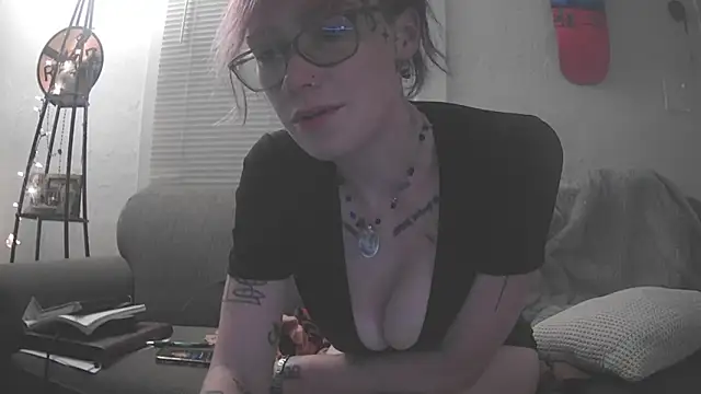 Emily0903 online show from May 4, 2026, 2:07 am