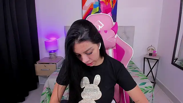 KristalFoxx online show from October 12, 2025, 10:25 am