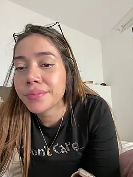 Snapshot of Condes_carmen chatting on December 7, 2024, 11:01 pm Condes carmen online show from December 7, 2024, 11:01 pm