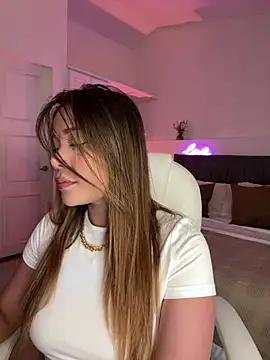 Snapshot of Condes_carmen chatting on December 17, 2024, 1:50 am Condes carmen online show from December 17, 2024, 1:50 am