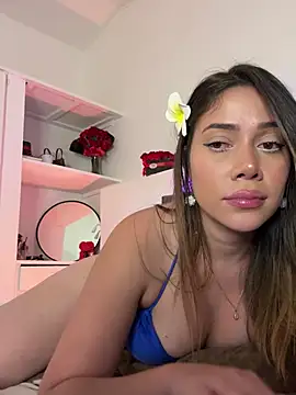 Snapshot of Condes_carmen chatting on February 16, 2025, 5:15 am Condes carmen online show from February 16, 2025, 5:15 am