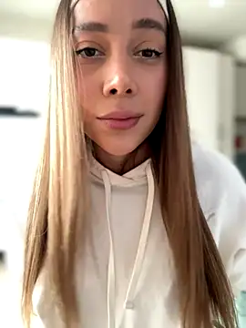 Snapshot of Condes_carmen chatting on November 14, 2025, 10:14 am Condes carmen online show from November 14, 2025, 10:14 am