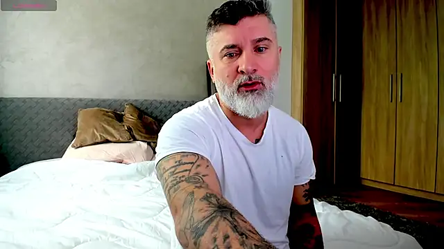 BlowMyXXL online show from February 18, 2025, 7:43 am