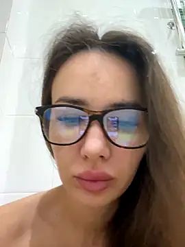 TeenieM online show from October 10, 2025, 11:26 pm