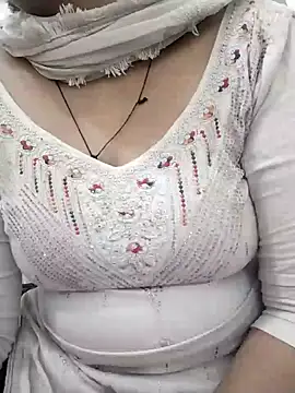 Cute nidhi online show from December 21, 2024, 4:52 am