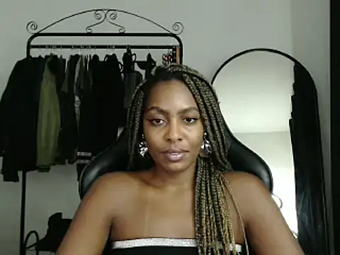 marisilva br online show from February 17, 2025, 10:58 pm