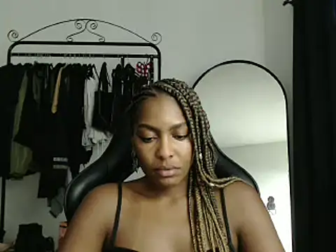 marisilva br online show from February 28, 2025, 9:01 pm