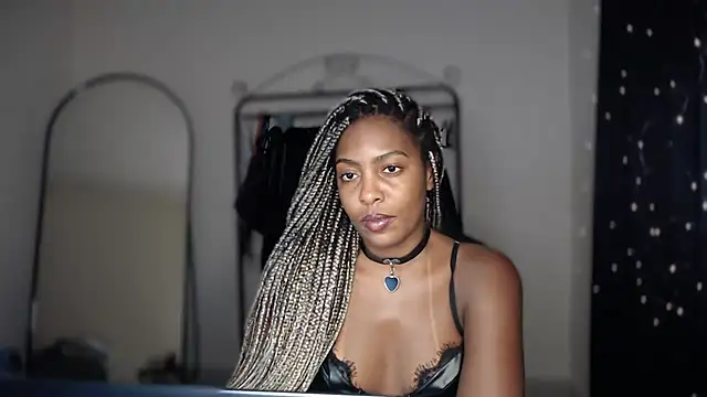 marisilva br online show from September 29, 2025, 10:25 pm