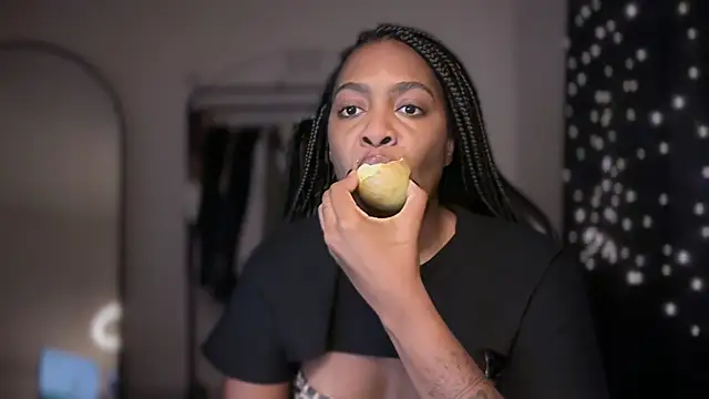 marisilva br online show from December 17, 2025, 9:32 pm