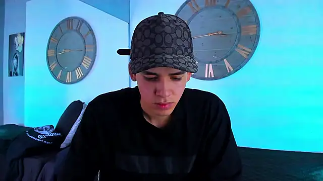 Mike 0233  online show from December 18, 2024, 3:58 am