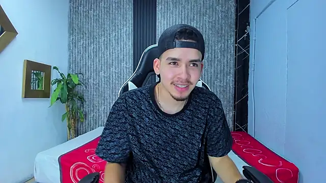 Mike 0233  online show from February 3, 2026, 3:37 am